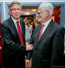 Przewodniczący Rady Miasta Gdyni Stanisław Szwabski ze Štefanem Füle, Komisarzem odpowiedzialnym za rozszerzenie i politykę sąsiedztwa