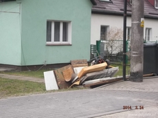 Wzorowo przygotowana wystawka na ul. Wileńskiej, fot. Wydział Środowiska UM