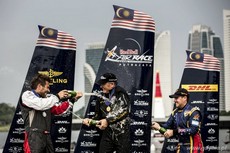 Red Bull Air Race 2014 Putrajaya - Hannes Arch, Nigel Lamb, Matt Hall fot. RBAR
