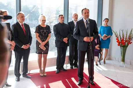 Odsłonięcie tablicy Macieja Korwina w Teatrze Muzycznym / fot. Piotr Manasterski