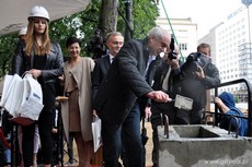 Leszek Kopeć - dyrektor Gdyńskiej Szkoły Filmowej na uroczystości wmurowania kamienia węgielnego pod budowę Gdyńskiego Centrum Filmowego / fot. Dorota Nelke