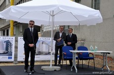 Wiceprezes Zarządu Pomorskiej Specjalnej Strefy Ekonomicznej Józef Bela, Prezydent Miasta Gdyni Wojciech Szczurek i Wiceprezydent Miasta Gdyni Michał Guć, fot. Dorota Nelke
