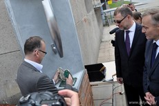 Wiceprezydent Miasta Gdyni Michał Guć na uroczystości wmurowania kamienia węgielnego pod Park Konstruktorów, fot. Dorota Nelke