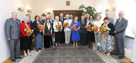 Medale dla małżeństw - jubilatów, fot. Marek Grabarz