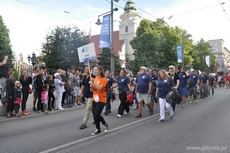 Załoga żaglowca Pogoria na paradzie załóg, fot. Dorota Nelke