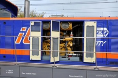 Przedział maszynowy zmodernizowanej lokomotywy SM42-3001 na dworcu Gdynia Główna, fot. Michał Kowalski