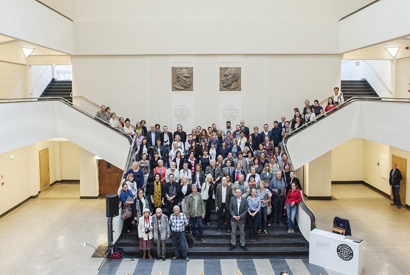 Zwiedzanie budynku dawnego Dworca Morskiego, obecnie Muzeum Emigracji - 4. międzynarodowa konferencja naukowa Modernizm w Europie - modernizm w Gdyni / fot. Bogna Kociumbas