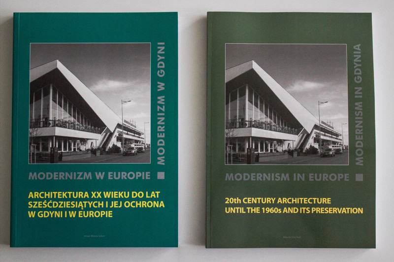 Książki z serii Modernizm w Europie - modernizm w Gdyni, które otrzymali uczestnicy konferencji