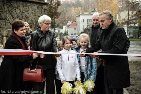 Szkoła Podstawowa nr 26 z nowym boiskiem