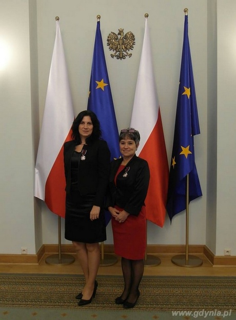 Pani dyrektor Mirosława Jezior i Pani dyrektor Katarzyna Stec otrzymały z rąk Prezydenta RP Srebrny Krzyż Zasługi