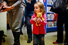 Spotkanie z misiem w bibliotece, fot. Tomasz Lenik