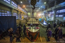 Transport modułów kadłuba makiety transatlantyka Batory, fot. D. Jagodziński / Muzeum Emigracji w Gdyni