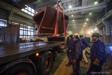 Transport modułów kadłuba makiety transatlantyka Batory, fot. D. Jagodziński / Muzeum Emigracji w Gdyni