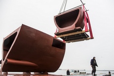 Transport modułów kadłuba makiety transatlantyka Batory, fot. D. Jagodziński / Muzeum Emigracji w Gdyni