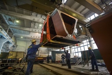 Transport modułów kadłuba makiety transatlantyka Batory, fot. D. Jagodziński / Muzeum Emigracji w Gdyni