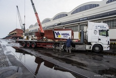 Transport modułów kadłuba makiety transatlantyka Batory, fot. D. Jagodziński / Muzeum Emigracji w Gdyni