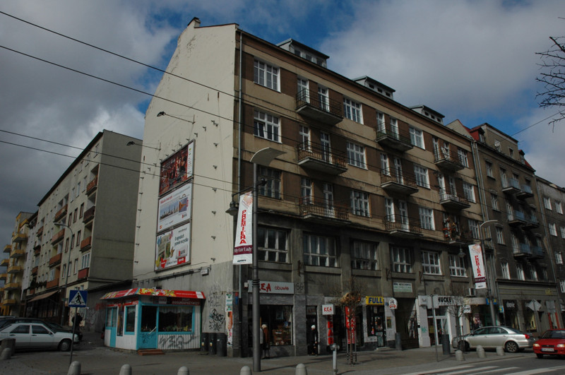 Budynek mieszkalny, ul. Świętojańska 56 - dotacja na remont dachu i kominów.