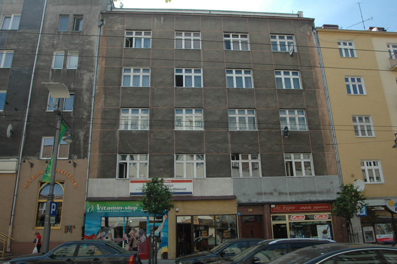 Budynek mieszkalny, ul. Świętojańska 90 - elewacja frontowa przed wykonaniem prac remontowych