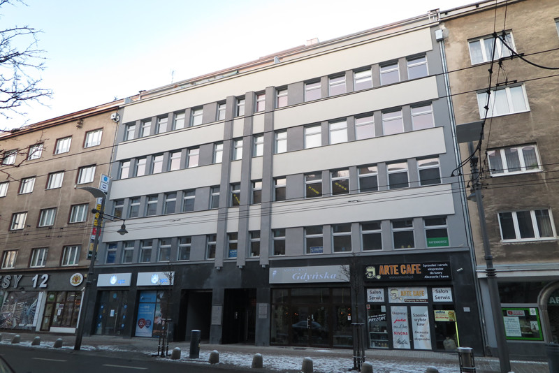 Budynek mieszkalny, ul. Świętojańska 118 - po wykonaniu remontu elewacji frontowej