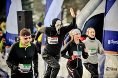 Uczestnicy Biegu Urodzinowego w drodze na metę, fot. gdyniasport.pl