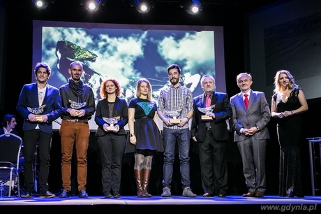 Prezydent Gdyni Wojciech Szczurek z laureatami Galionów Gdyńskich za rok 2014, fot. Karol Stańczak