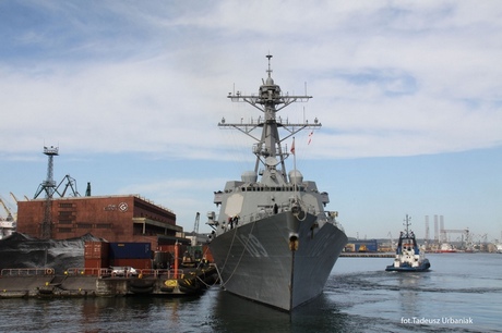Amerykański niszczyciel USS Jason Dunham w gdyńskim porcie, fot. T. Urbaniak