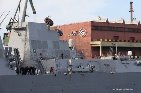 Amerykański niszczyciel USS Jason Dunham w gdyńskim porcie, fot. T. Urbaniak