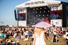 Publiczność pod sceną Open`er Festival, fot. Karol Stańczak
