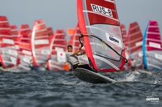 Mistrzostwa świata juniorów w olimpijskiej klasie RS:X na Volvo Gdynia Sailing Days 2015, fot. Robert Hajduk