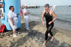 Chrisitne Jennings najlepsza wśród kobiet na BCT Gdynia Maraton 2015, fot. www.fb.com/KochamPlywanieBCTGdyniaMarathon