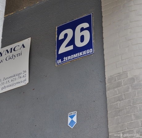 Tabliczka zabytek zawisła na budynku YMCA, fot. Grażyna Pilarczyk