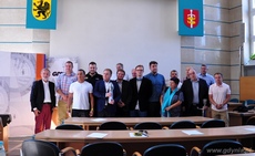 Prezydent Gdyni Wojciech Szczurek z drużyną Seahawks Gdynia, fot. Dorota Patzer