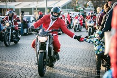 Wielka parada Mikołajów na motocyklach, fot. Karol Stańczak