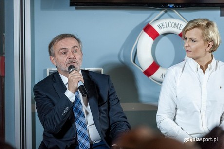 Prezydent Gdyni Wojciech Szczurek i Otylia Jędrzejczak, medalistka igrzysk olimpijskich w pływaniu, fot. gdyniasport.pl