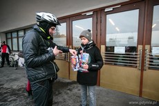 Zbiórka do puszek przy Muzeum Emigracji, fot. Karol Stańczak