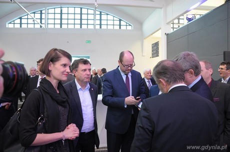 Od lewej wiceprezydent Gdyni Katarzyna Gruszecka-Spychała, prezydent miasta Sopotu Jacek Karnowski, prezydent miasta Gdańska Paweł Adamowicz i prezydent miasta Gdyni Wojciech Szczurek na Noworocznym Spotkaniu Metropolitalnym, fot. Michał Kowalski