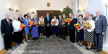 Medale dla małżeństw - jubilatów Fot. Marek Grabarz