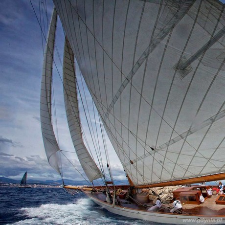 Moonbeam IV - historia miłości