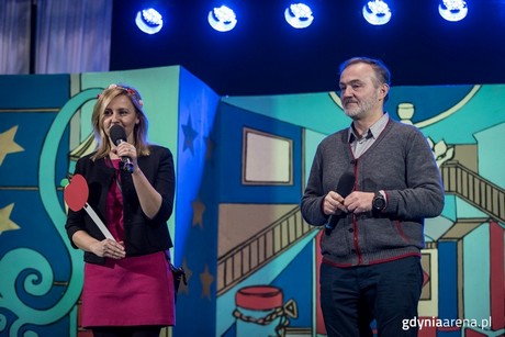 Pełnomocnik prezydenta Gdyni ds. rodziny Beata Szadziul i prezydent Gdyni Wojciech Szczurek na balu karnawałowym dla dzieci, fot. gdyniasport.pl