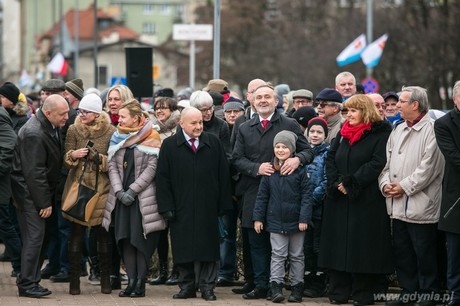 Uroczystości pod Pomnikiem Marynarza Polskiego w rocznicę uzyskania praw miejskich z udziałem samorządu gdyńskiego i mieszkańców, fot. Karol Stańczak