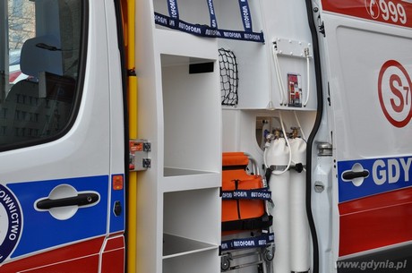 Wyposażenie nowego ambulansu, fot. Dorota Patzer