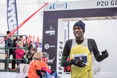 Drugi na mecie zameldował się Gabriel Gerald Geay z Tanzanii, fot. gdyniasport.pl