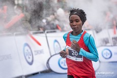 Jako druga metę PZU Gdynia Półmaraton przekroczyła Christine Moran Oigo, fot. gdyniasport.pl