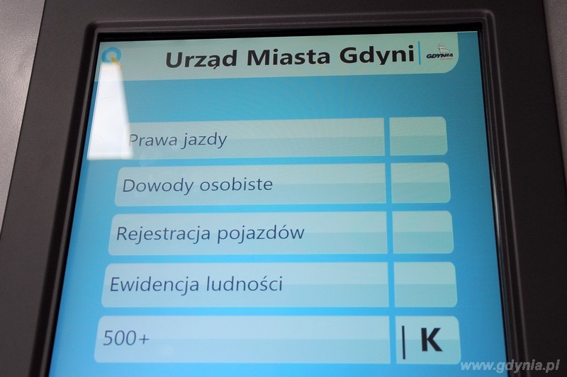 Gdynia przygotowana do rządowego programu Rodzina 500+ - system kolejkowy / fot. Dorota Nelke
