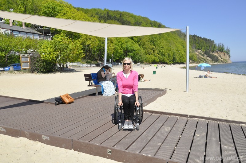 Kładka dla wózków na plaży w Orłowie / fot. Agnieszka Wołowicz