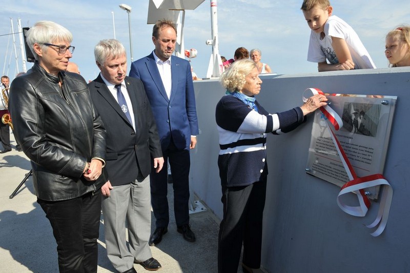 Odsłonięcie tablicy kpt. Zdzisława Pieńkawy / fot. Tadeusz Lademann