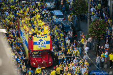 Feta na ulicach Gdyni z okazji awansu Arki Gdynia do Ekstraklasy, fot. Karol Stańczak