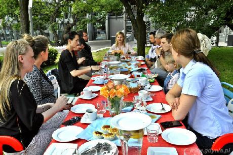 Pełnomocnik prezydenta ds. rodziny, Beata Szadziul prowadzi prowadzi pierwszą Rodzinną Konfernecję Prasową, fot. Barbara Betlejewska