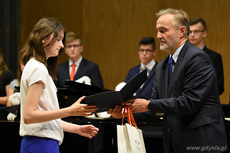 Prezydent Gdyni wręcza nagrody najlepszym gdyńskim gimnazjalistom, fot. Michał Puszczewicz