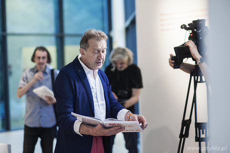 Marek Cecuła na wernisażu wystawy Polskie Projekty Polscy Projektanci, fot. Bogna Kociumbas